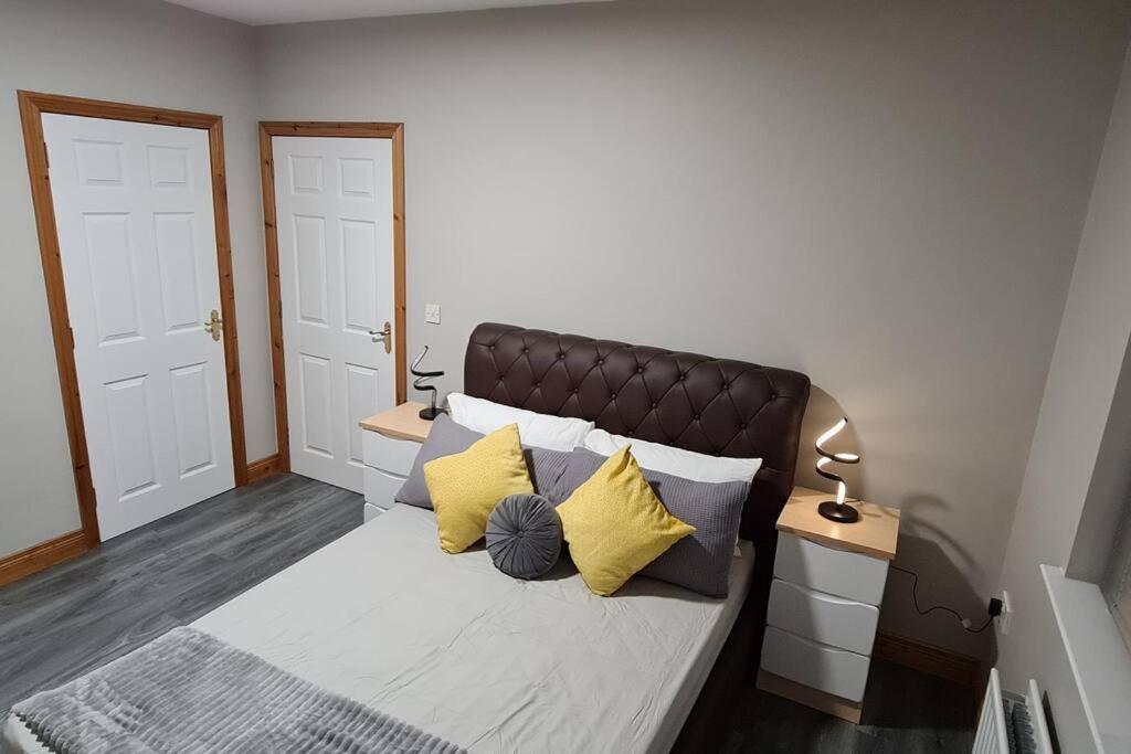 Millhouse Cottage A Luxury 3 Bed Bungalow アントリム エクステリア 写真