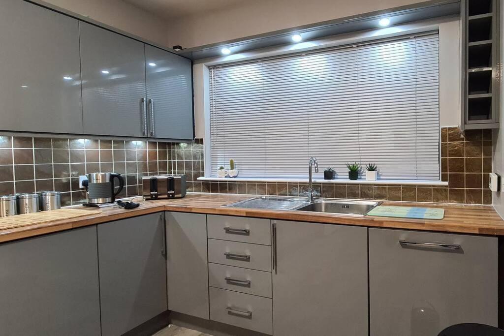 Millhouse Cottage A Luxury 3 Bed Bungalow アントリム エクステリア 写真