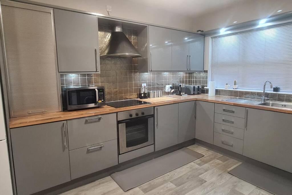Millhouse Cottage A Luxury 3 Bed Bungalow アントリム エクステリア 写真