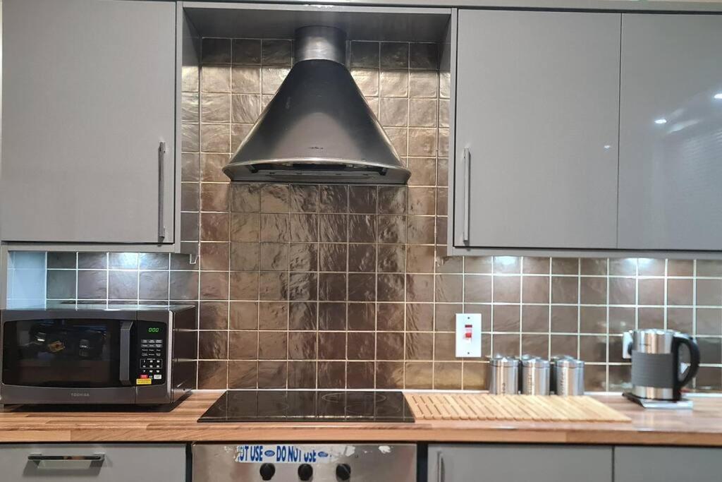Millhouse Cottage A Luxury 3 Bed Bungalow アントリム エクステリア 写真