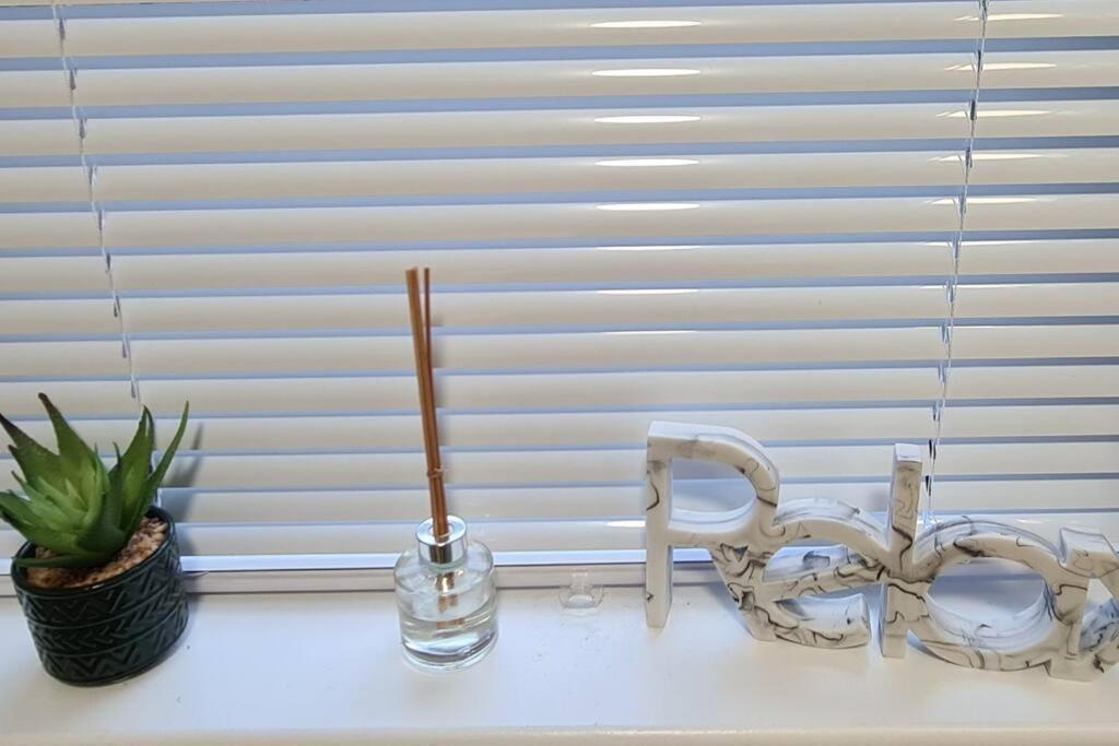 Millhouse Cottage A Luxury 3 Bed Bungalow アントリム エクステリア 写真